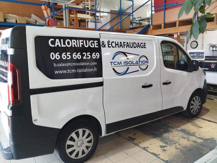 Lettrage adhésif sur voiture Salaise-Sur-Sanne